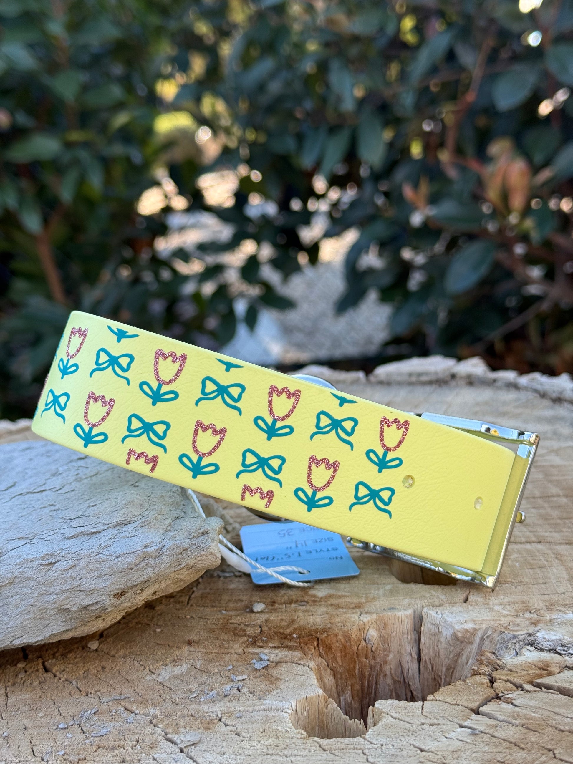chaotic gear Tulip Biothane® Dog Collar | 1.5" Flat | Waterproof Spring + Floral Design